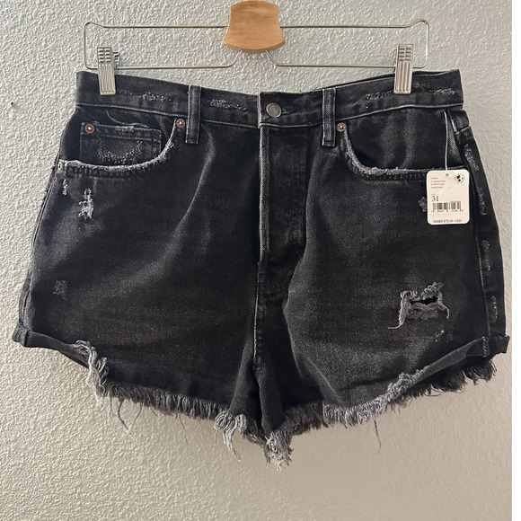 NWT Free People Women's Washed Black Lasso Distressed Cut-Out Shorts Size 31 - Picture 4 of 9